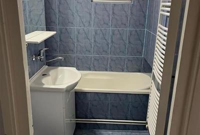 Apartament cu 3 camere decomandat si balcon in Vasile Aaron - 9