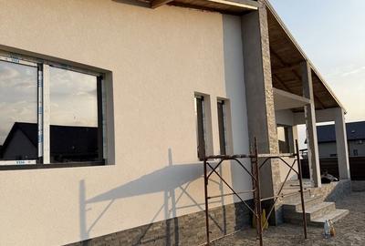 Casă cu 4 camere în Central - 1