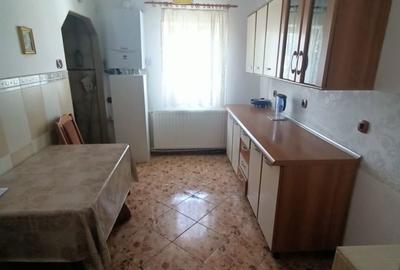 Apartament cu 3 camere semidecomandat în Pod - 4