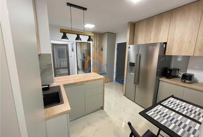 Sebastian, vanzare apartament cu 3 camere - 2