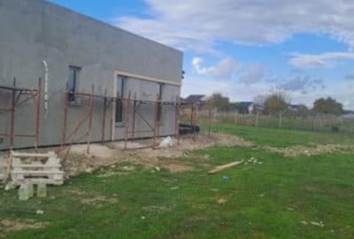 Casă cu 4 camere cu Teren 800 Mp în Vest - 3