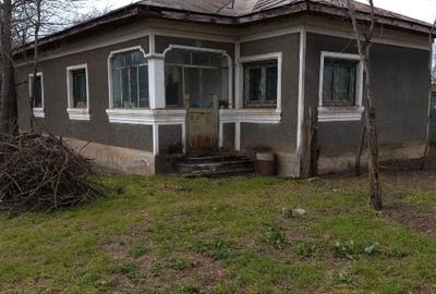 Casă individuală cu 2 camere cu Teren 780 Mp în Săceni - 1