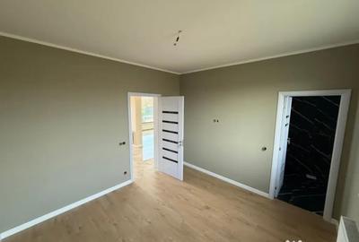 Casă cu 4 camere cu Teren 480 Mp în Săsar