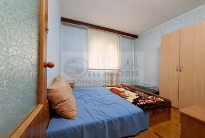 Liber de vanzare apartament 3 camere Baza 3, etaj intermediar - 1