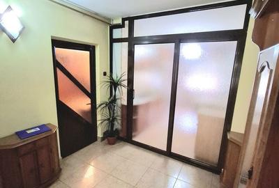 Apartament cu 4 camere decomandat, mobilat în Central - 1