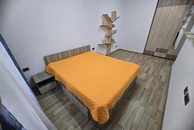 Apartament cu 3 camere decomandat în Tractorul - 7