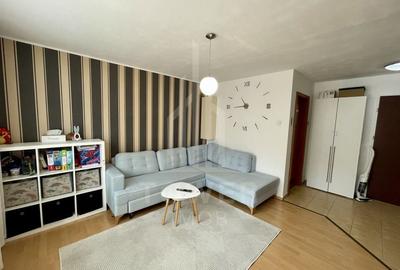 Apartament cu 3 camere decomandat în Hipodrom 3