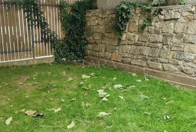 Casă individuală cu 4 camere cu Canalizare în Central - 1