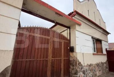 Casă cu 3 camere cu Teren 300 Mp în Cristian
