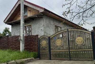 Casă cu 3 camere în Central - 2