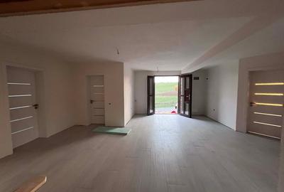 Casă individuală cu 5 camere cu Teren 2100 Mp în Central - 10