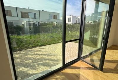 Proprietar  Casă de Vânzare Amber Forest - 4