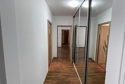 De închiriat – Apartament 3 camere, complet mobilat, Micro 16, parter - 6