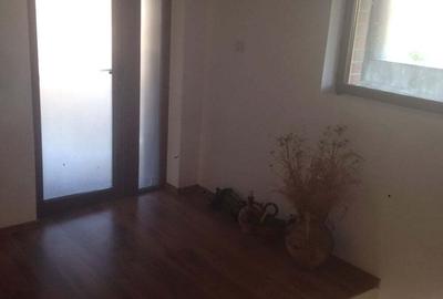 Casă cu 3 camere în Central - 1