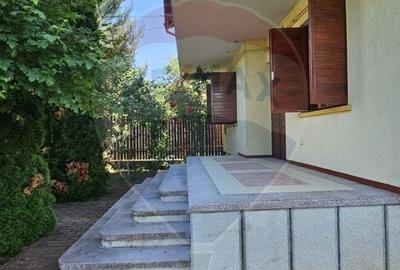 Casa / Vila cu 6 camere de vanzare - CORNU - 17