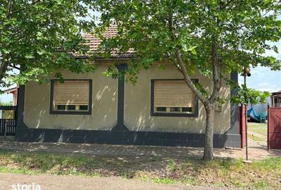 Casă cu 3 camere cu Teren 80 Mp în Central
