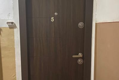 Garsonieră decomandată în CET - 7