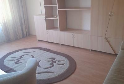 Apartament cu 3 camere decomandat în Popoveni