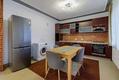 Apartament cu 3 camere semidecomandat, mobilat în Central - 2