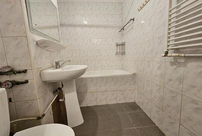 Apartament cu 3 camere decomandat în Giurgiului - 9