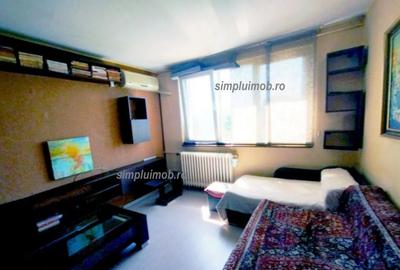Apartament cu 3 camere semidecomandat, mobilat în Ozana