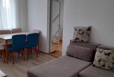 Năvodari -Liceul Lazăr Erdeleanu -3 camere-centrală gaze- termen lung -400 euro - 1