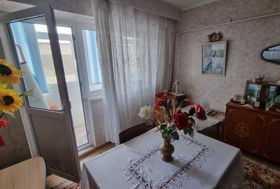 Apartament cu 3 camere, 2 bai, 2 balcoane Bariera, decomandat - 3