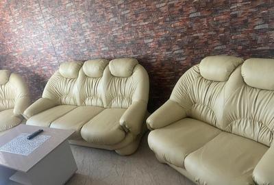 Inchiriez apartament 3 camere Ploiesti - 1
