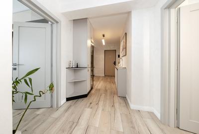 Apartament cu 3 camere decomandat, mobilat în Tractorul - 7