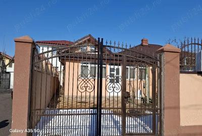 Casă cu Teren 150 Mp în 23 August - 4