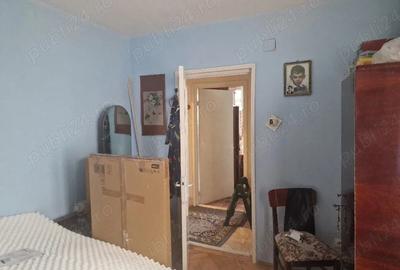 Apartament cu 3 camere semidecomandat în Central - 1