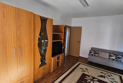 Apartament cu 3 camere semidecomandat în Central - 4