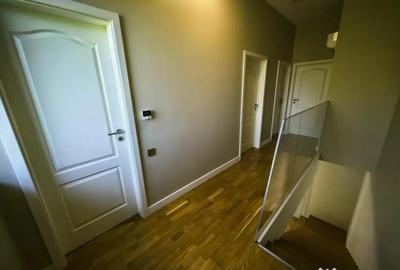 Casă cu 4 camere cu Teren 331 Mp în Bucium