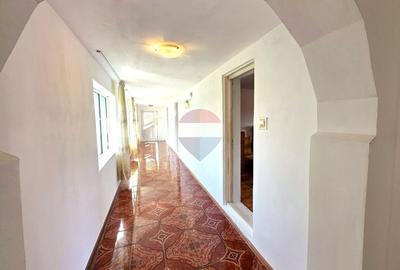Casă cu 5 camere cu Teren 1098 Mp în Valea Râmnicului