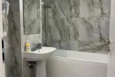 Apartament cu 3 camere decomandat în Lazaret