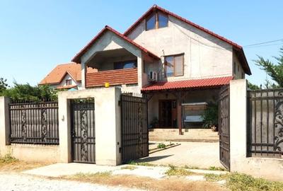 Casa de familie cu camere spatioase - 1