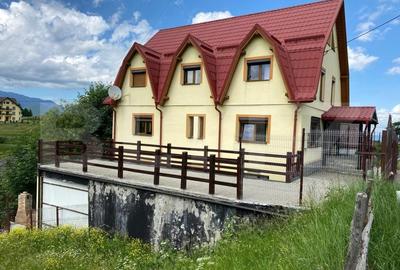 Casa cu potential turistic, 380 mp, FUNDATA - 2