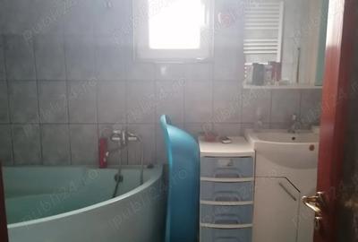 Apartament etaj 1 la casa cu garaj si curte interioara-zona centrala - 1