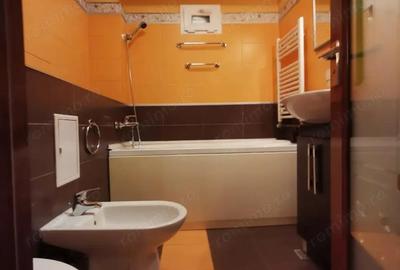 Inchiriez apartament 3 camere Micro 4 - 12