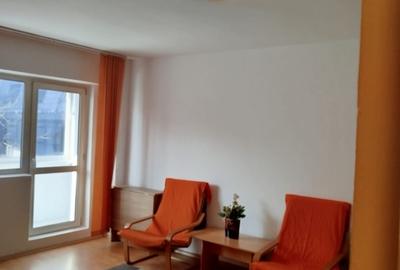 Piata Victoriei, langa guvern, garsoniera - 9