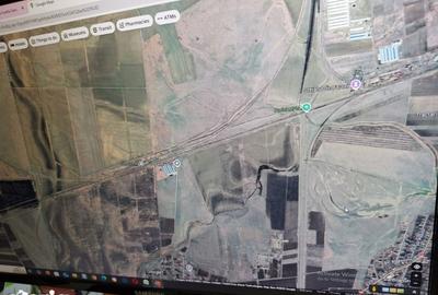 Teren de 32000 mp, în - 2