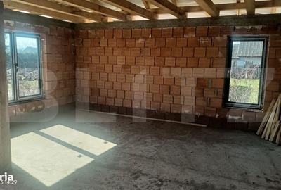 Casă cu 4 camere decomandat în Calbor - 7