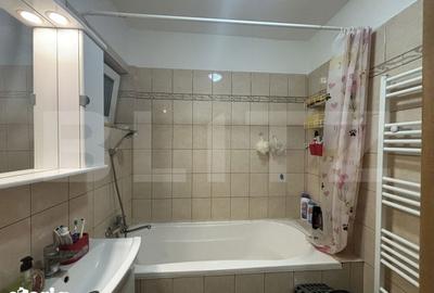 Apartament cu 3 camere în Micro 16 - 1