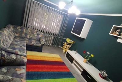 Apartament cu 2 camere decomandat în Craiovița Nouă