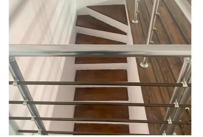 Casă cu 5 camere cu Teren 200 Mp în Obor - 12