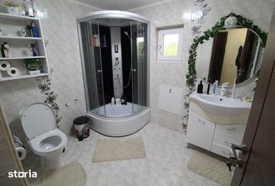 Casă cu 5 camere cu Teren 1413 Mp în Central - 20