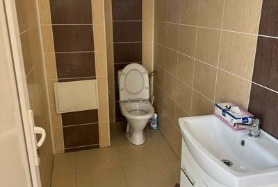 Spațiu comercial, de 150 mp, în Central - 7