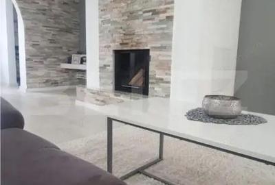 Casă cu 3 camere cu Teren 250 Mp în Central - 1