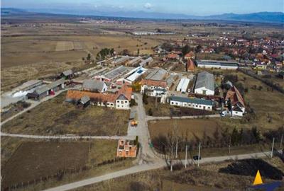 In areal linistit, acces facil, 120.000mp teren extravilan, - 1