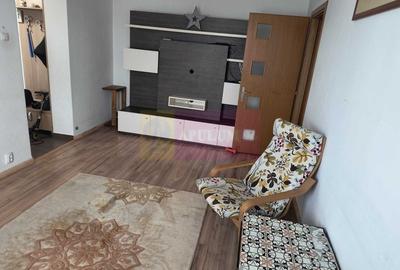 Apartament cu 3 camere semidecomandat în Titan